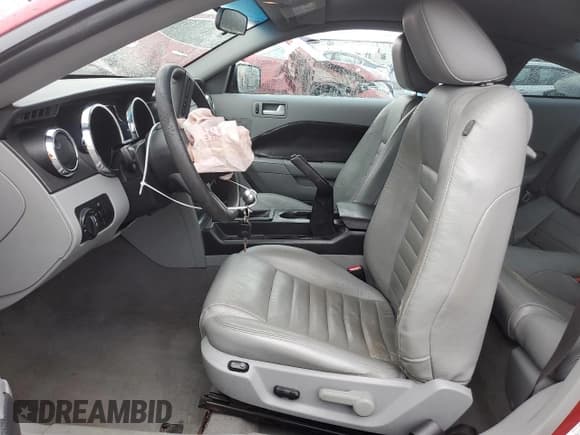 ✅ 2009 Ford Mustang GT • VIN: 1ZVHT82H795130785 • Lot: 71597715. Wystawiony na Copart z przebiegiem 88 730 mil. Bezpłatny archiwum sprzedaży aukcyjnych z USA i szczegółowy raport historii pojazdu na DreamBid. Zdjęcie 7.