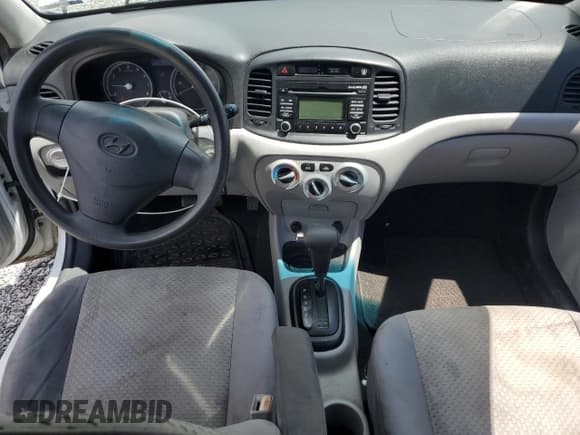 ✅ 2010 Hyundai Accent GS • VIN: KMHCM3AC2AU180034 • Лот: 60866855. Опубликован ранее на Copart с пробегом 196 494 миль. Бесплатный доступ к архиву аукционных продаж из США и подробный отчёт об истории автомобиля на DreamBid. Изображение 8.