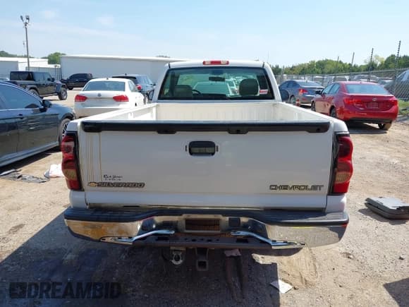✅ 2004 Chevrolet Silverado 1500 LS • VIN: 1GCEC14T74E402615 • Лот: 43250842. Опубликован ранее на IAAI с пробегом 232 334 миль. Бесплатный доступ к архиву аукционных продаж из США и подробный отчёт об истории автомобиля на DreamBid. Изображение 16.