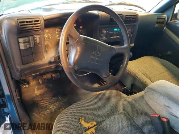 ✅ 1995 Chevrolet S-10 LS • VIN: 1GCCS1945S8229488 • Lot: 47899555. Listed on Copart with 135,591 mi. Free auction sales archive from the USA and detailed vehicle history report at DreamBid. Image 8.