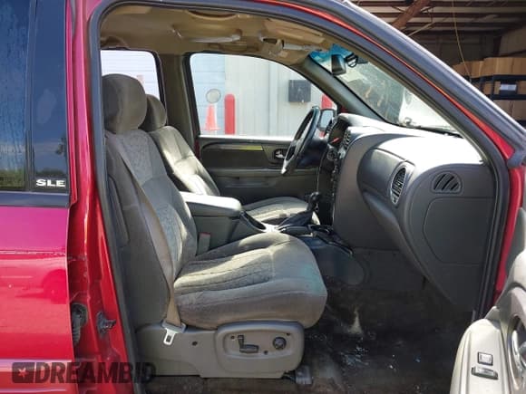 ✅ 2002 GMC Envoy SLT • VIN: 1GKDT13S122366847 • Lot: 42838323. Listed on IAAI with 132,295 mi. Free auction sales archive from the USA and detailed vehicle history report at DreamBid. Image 5.