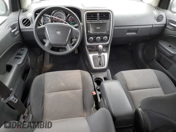 ✅ 2011 Dodge Caliber Mainstreet • VIN: 1B3CB3HA0BD257095 • Лот: 80592674. Опубликован ранее на Copart с пробегом 121 557 миль. Бесплатный доступ к архиву аукционных продаж из США и подробный отчёт об истории автомобиля на DreamBid. Изображение 8.