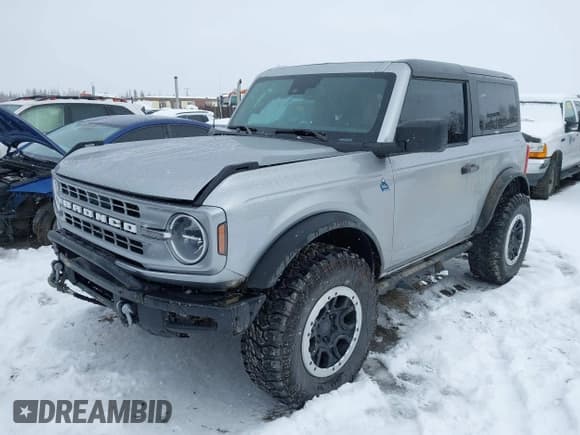 ✅ 2022 Ford Bronco • VIN: 1FMDE5CH7NLB09378 • Lot: 42004661. Wystawiony na IAAI z przebiegiem 28 780 mil. Bezpłatny archiwum sprzedaży aukcyjnych z USA i szczegółowy raport historii pojazdu na DreamBid. Zdjęcie 2.
