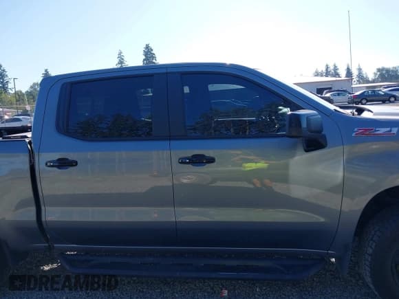 ✅ 2019 Chevrolet Silverado 1500 LT Trail Boss • VIN: 3GCPYFEDXKG202543 • Lot: 42712292. Wystawiony na IAAI z przebiegiem 125 697 mil. Bezpłatny archiwum sprzedaży aukcyjnych z USA i szczegółowy raport historii pojazdu na DreamBid. Zdjęcie 14.