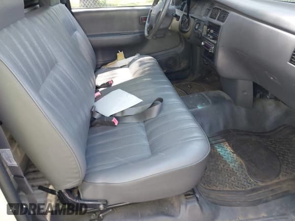 ✅ 1996 Toyota T100 • VIN: JT4JM11D3T0017234 • Lot: 42193196. Listed on IAAI with 224,764 mi. Free auction sales archive from the USA and detailed vehicle history report at DreamBid. Image 5.