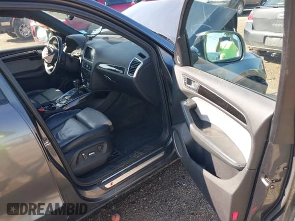 ✅ 2015 Audi Q5 Prestige • VIN: WA1WMAFP8FA055124 • Lot: 42490344. Wystawiony na IAAI z przebiegiem 107 297 mil. Bezpłatny archiwum sprzedaży aukcyjnych z USA i szczegółowy raport historii pojazdu na DreamBid. Zdjęcie 5.