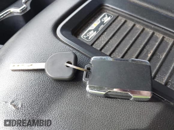 ✅ 2016 Chevrolet Silverado 1500 LT • VIN: 1GCVKREC9GZ401947 • Лот: 43923753. Опубликован ранее на IAAI с пробегом 136 729 миль. Бесплатный доступ к архиву аукционных продаж из США и подробный отчёт об истории автомобиля на DreamBid. Изображение 11.