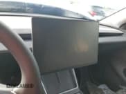 ✅ 2026 Tesla Model Y Long Range Launch Series • VIN: 7SAYGDEEXTA411681 • Lot: 81273655. Wystawiony na Copart z przebiegiem 57 910 mil. Bezpłatny archiwum sprzedaży aukcyjnych z USA i szczegółowy raport historii pojazdu na DreamBid. Zdjęcie 9.