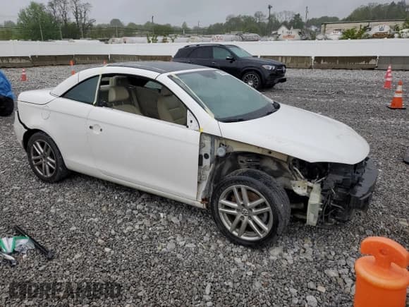 ✅ 2008 Volkswagen Eos Lux • VIN: WVWFA71F98V006395 • Лот: 55587765. Опубликован ранее на Copart с пробегом 132 650 миль. Бесплатный доступ к архиву аукционных продаж из США и подробный отчёт об истории автомобиля на DreamBid. Изображение 4.