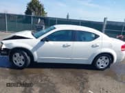 ✅ 2009 Dodge Avenger SE • VIN: 1B3LC46B29N562844 • Lot: 41775995. Wystawiony na IAAI z przebiegiem 142 570 mil. Bezpłatny archiwum sprzedaży aukcyjnych z USA i szczegółowy raport historii pojazdu na DreamBid. Zdjęcie 15.
