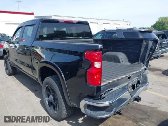 ✅ 2020 Chevrolet Silverado 1500 LT • VIN: 1GCUYDED1LZ102064 • Lot: 42368487. Listed on IAAI with 38,378 mi. Free auction sales archive from the USA and detailed vehicle history report at DreamBid. Image 3.