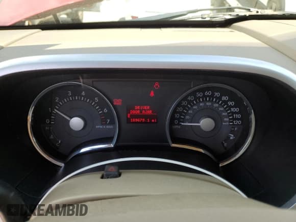 ✅ 2010 Mercury Mountaineer • VIN: 4M2EN4HE5AUJ06883 • Lot: 68615935. Wystawiony na Copart z przebiegiem 189 679 mil. Bezpłatny archiwum sprzedaży aukcyjnych z USA i szczegółowy raport historii pojazdu na DreamBid. Zdjęcie 9.