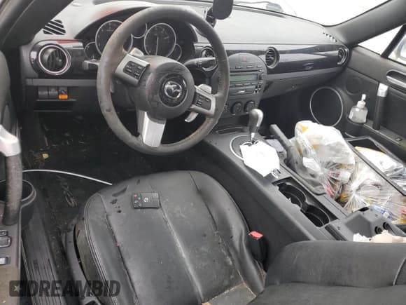 ✅ 2006 Mazda MX-5 Miata Touring • VIN: JM1NC25F560102313 • Лот: 46330245. Опубликован ранее на Copart с пробегом Не указан. Бесплатный доступ к архиву аукционных продаж из США и подробный отчёт об истории автомобиля на DreamBid. Изображение 8.