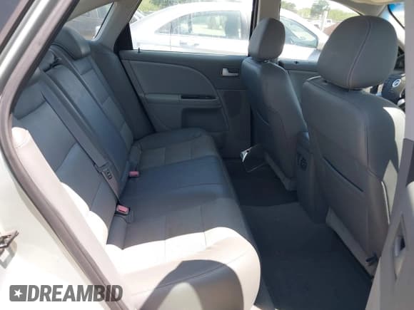 ✅ 2006 Mercury Montego Premier • VIN: 1MEFM421X6G608845 • Лот: 42417701. Опубликован ранее на IAAI с пробегом 135 648 миль. Бесплатный доступ к архиву аукционных продаж из США и подробный отчёт об истории автомобиля на DreamBid. Изображение 8.