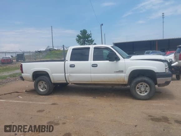 ✅ 2006 Chevrolet Silverado 2500HD LT3 • VIN: 1GCHK23D06F174096 • Лот: 42561823. Опубликован ранее на IAAI с пробегом 235 983 миль. Бесплатный доступ к архиву аукционных продаж из США и подробный отчёт об истории автомобиля на DreamBid. Изображение 13.