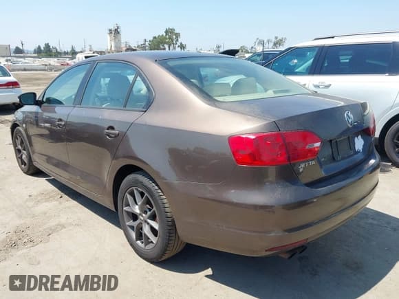 ✅ 2011 Volkswagen Jetta SE • VIN: 3VWDZ7AJ6BM021259 • Lot: 42964771. Listed on IAAI with 269,937 mi. Free auction sales archive from the USA and detailed vehicle history report at DreamBid. Image 3.