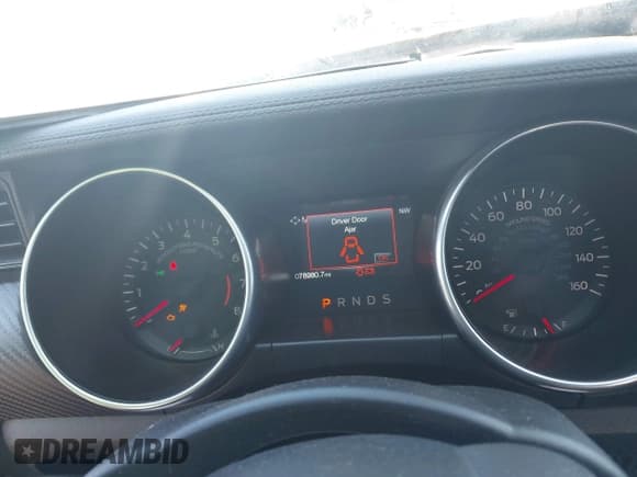 ✅ 2019 Ford Mustang EcoBoost • VIN: 1FA6P8THXK5178113 • Lot: 43690364. Wystawiony na IAAI z przebiegiem 78 980 mil. Bezpłatny archiwum sprzedaży aukcyjnych z USA i szczegółowy raport historii pojazdu na DreamBid. Zdjęcie 7.