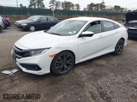 ✅ 2020 Honda Civic Sport • VIN: 2HGFC2F81LH572495 • Лот: 43665292. Опубликован ранее на IAAI с пробегом 59 578 миль. Бесплатный доступ к архиву аукционных продаж из США и подробный отчёт об истории автомобиля на DreamBid. Изображение 2.