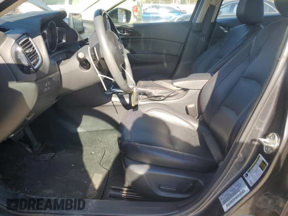 ✅ 2014 Mazda 3 S Grand Touring • VIN: JM1BM1W3XE1179993 • Лот: 92691265. Опубликован ранее на Copart с пробегом 91 613 миль. Бесплатный доступ к архиву аукционных продаж из США и подробный отчёт об истории автомобиля на DreamBid. Изображение 7.