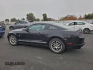 ✅ 2014 Ford Mustang V6 • VIN: 1ZVBP8AM9E5285275 • Lot: 96456015. Wystawiony na Copart z przebiegiem 218 117 mil. Bezpłatny archiwum sprzedaży aukcyjnych z USA i szczegółowy raport historii pojazdu na DreamBid. Zdjęcie 2.
