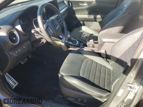 ✅ 2023 Kia Forte GT-Line • VIN: 3KPF54AD4PE671550 • Лот: 87011015. Опубликован ранее на Copart с пробегом 44 551 миль. Бесплатный доступ к архиву аукционных продаж из США и подробный отчёт об истории автомобиля на DreamBid. Изображение 7.