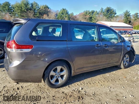 ✅ 2011 Toyota Sienna • VIN: 5TDZK3DC8BS012226 • Лот: 93187155. Опубликован ранее на Copart с пробегом 168 659 миль. Бесплатный доступ к архиву аукционных продаж из США и подробный отчёт об истории автомобиля на DreamBid. Изображение 3.