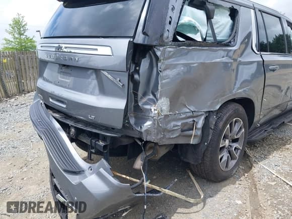 ✅ 2022 Chevrolet Suburban LT • VIN: 1GNSKCKT0NR296269 • Lot: 42190603. Listed on IAAI with 61,874 mi. Free auction sales archive from the USA and detailed vehicle history report at DreamBid. Image 19.