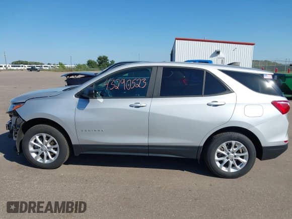 ✅ 2020 Chevrolet Equinox LS • VIN: 2GNAXSEV2L6174333 • Lot: 43290523. Wystawiony na IAAI z przebiegiem 61 500 mil. Bezpłatny archiwum sprzedaży aukcyjnych z USA i szczegółowy raport historii pojazdu na DreamBid. Zdjęcie 15.