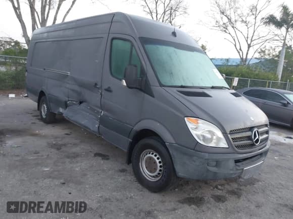 ✅ 2011 Mercedes-Benz Sprinter Cargo • VIN: WD3PE8CC4B5594127 • Лот: 41487341. Опубликован ранее на IAAI с пробегом Не указан. Бесплатный доступ к архиву аукционных продаж из США и подробный отчёт об истории автомобиля на DreamBid. Изображение 1.