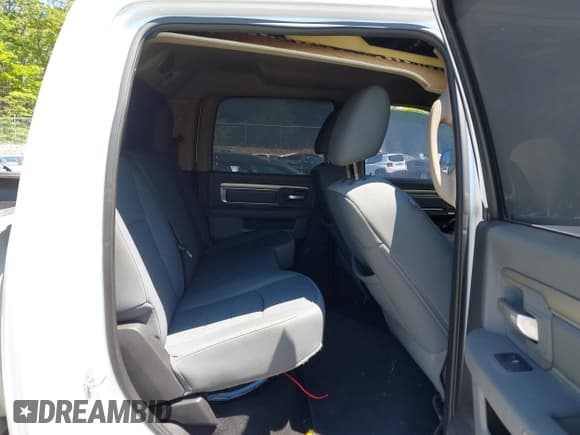 ✅ 2013 Ram 2500 Big Horn • VIN: 3C6UR5DL3DG530268 • Lot: 42369451. Listed on IAAI with Not provided. Free auction sales archive from the USA and detailed vehicle history report at DreamBid. Image 8.