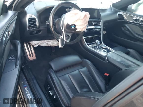✅ 2019 BMW 8 Series M850i xDrive • VIN: WBABC4C57KBU96353 • Lot: 85331355. Wystawiony na Copart z przebiegiem Nie podano. Bezpłatny archiwum sprzedaży aukcyjnych z USA i szczegółowy raport historii pojazdu na DreamBid. Zdjęcie 8.