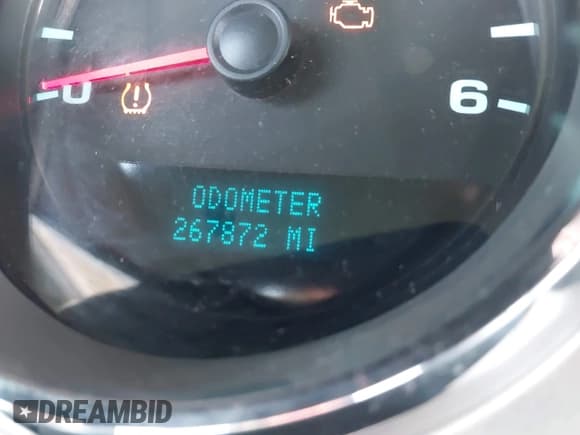 ✅ 2013 Chevrolet Silverado 2500HD • VIN: 1GB2KVCG3DZ319164 • Lot: 42796361. Wystawiony na IAAI z przebiegiem 267 872 mil. Bezpłatny archiwum sprzedaży aukcyjnych z USA i szczegółowy raport historii pojazdu na DreamBid. Zdjęcie 15.