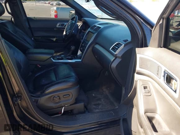 ✅ 2011 Ford Explorer XLT • VIN: 1FMHK7D84BGA09408 • Lot: 43602874. Wystawiony na IAAI z przebiegiem 309 842 mil. Bezpłatny archiwum sprzedaży aukcyjnych z USA i szczegółowy raport historii pojazdu na DreamBid. Zdjęcie 5.