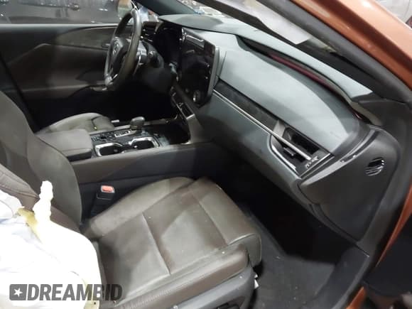 ✅ 2024 Lexus RX 350 • VIN: 2T2BAMCA8RC067896 • Lot: 42329287. Wystawiony na IAAI z przebiegiem 15 301 mil. Bezpłatny archiwum sprzedaży aukcyjnych z USA i szczegółowy raport historii pojazdu na DreamBid. Zdjęcie 5.