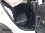 ✅ 2023 Mazda CX-50 S Premium Plus • VIN: 7MMVABEM7PN108865 • Lot: 42049215. Wystawiony na IAAI z przebiegiem 33 285 mil. Bezpłatny archiwum sprzedaży aukcyjnych z USA i szczegółowy raport historii pojazdu na DreamBid. Zdjęcie 8.