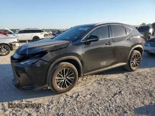 ✅ 2024 Lexus NX 250 Premium • VIN: 2T2GDCAZ2RC008648 • Лот: 82508945. Опубликован ранее на Copart с пробегом 31 645 миль. Бесплатный доступ к архиву аукционных продаж из США и подробный отчёт об истории автомобиля на DreamBid. Изображение 1.