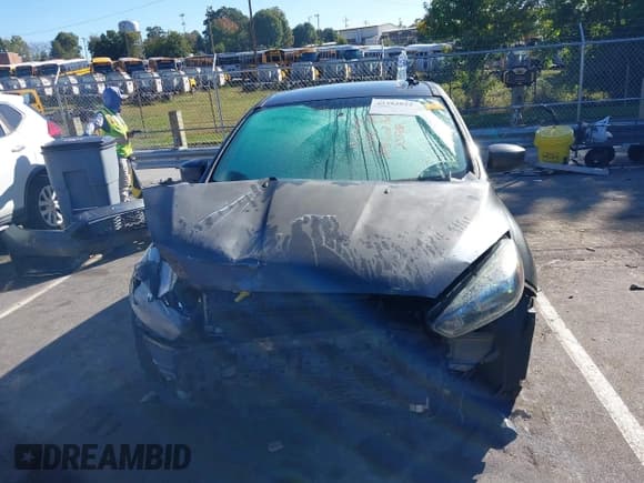✅ 2018 Ford Focus SE • VIN: 1FADP3K26JL207902 • Lot: 43382822. Wystawiony na IAAI z przebiegiem 115 522 mil. Bezpłatny archiwum sprzedaży aukcyjnych z USA i szczegółowy raport historii pojazdu na DreamBid. Zdjęcie 13.