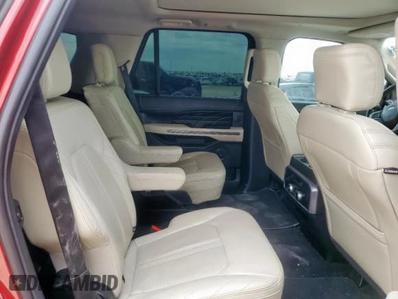 ✅ 2019 Ford Expedition Platinum • VIN: 1FMJU1MT0KEA02013 • Лот: 82301085. Опубликован ранее на Copart с пробегом 123 052 миль. Бесплатный доступ к архиву аукционных продаж из США и подробный отчёт об истории автомобиля на DreamBid. Изображение 11.