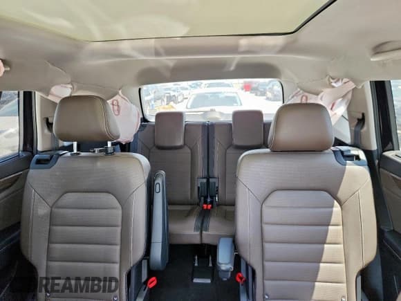 ✅ 2024 Volkswagen Atlas SEL • VIN: 1V2BR2CA4RC533736 • Lot: 67526605. Listed on Copart with 14,868 mi. Free auction sales archive from the USA and detailed vehicle history report at DreamBid. Image 10.