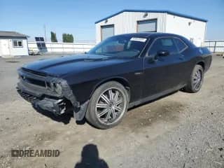 2013 Dodge Challenger R/T Classic z VIN 2C3CDYBT2DH691951, wystawiony jako Copart lot #83862605 z przebiegiem 52 911 mil mil oraz Szkoda całkowita • Salvage title. Historia ofert i sprzedaży dostępna na DreamBid. Obrazek 1.