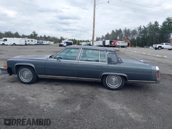 ✅ 1985 Cadillac Fleetwood • VIN: 1G6DW6989F9741010 • Lot: 41872467. Listed on IAAI with 75,417 mi. Free auction sales archive from the USA and detailed vehicle history report at DreamBid. Image 15.