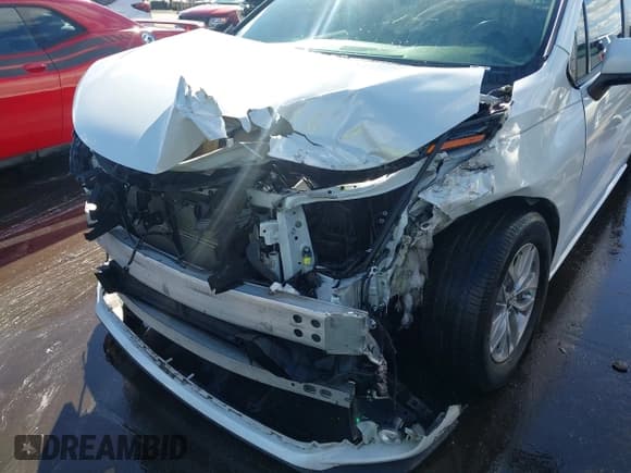 ✅ 2022 Toyota Sienna XLE • VIN: 5TDYRKEC0NS087877 • Lot: 43385541. Listed on IAAI with 102,212 mi. Free auction sales archive from the USA and detailed vehicle history report at DreamBid. Image 19.