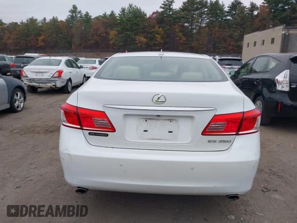 ✅ 2011 Lexus ES 330 • VIN: JTHBK1EG6B2472644 • Lot: 43507573. Listed on IAAI with 118,668 mi. Free auction sales archive from the USA and detailed vehicle history report at DreamBid. Image 16.
