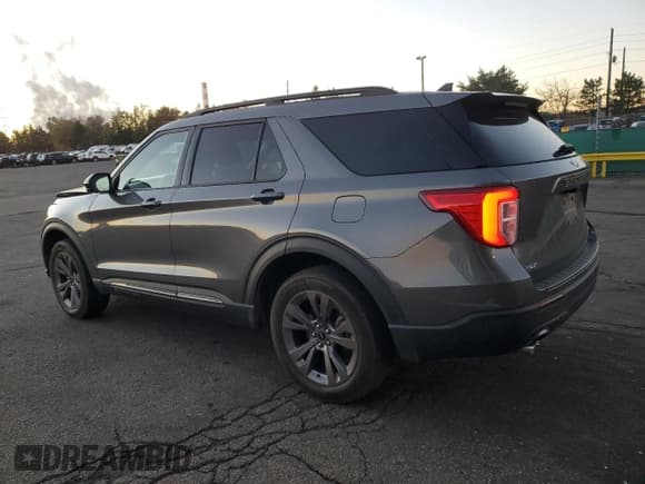 ✅ 2022 Ford Explorer XLT • VIN: 1FMSK8DHXNGC05952 • Lot: 89576575. Listed on Copart with 71,061 mi. Free auction sales archive from the USA and detailed vehicle history report at DreamBid. Image 2.