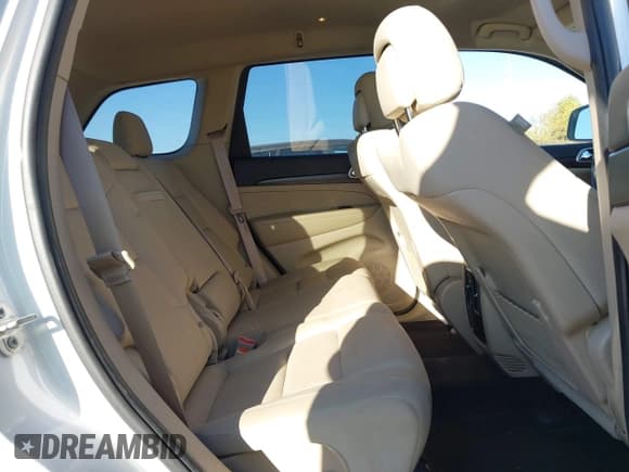 ✅ 2018 Jeep Grand Cherokee Altitude • VIN: 1C4RJFAG9JC249562 • Lot: 43369529. Listed on IAAI with 133,547 mi. Free auction sales archive from the USA and detailed vehicle history report at DreamBid. Image 8.