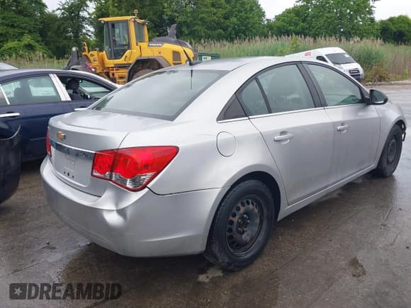 ✅ 2011 Chevrolet Cruze LS • VIN: 1G1PC5SH8B7287578 • Lot: 42445902. Listed on IAAI with 149,899 mi. Free auction sales archive from the USA and detailed vehicle history report at DreamBid. Image 4.