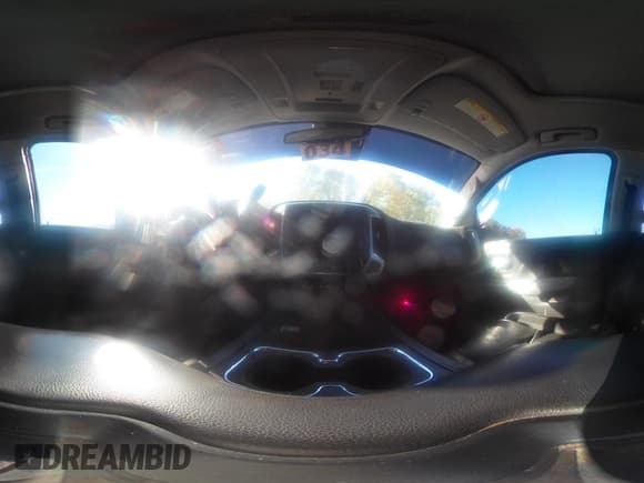 ✅ 2018 Chevrolet Silverado 2500HD LTZ • VIN: 1GC1KWEY5JF242796 • Lot: 43434125. Wystawiony na IAAI z przebiegiem 142 736 mil. Bezpłatny archiwum sprzedaży aukcyjnych z USA i szczegółowy raport historii pojazdu na DreamBid. Zdjęcie 18.