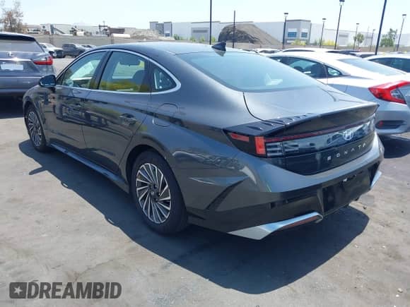 2024 Hyundai Sonata SEL z VIN KMHL34JJ5RA097329, wystawiony jako IAAI lot #42344446 z przebiegiem 17 690 mil mil oraz . Historia ofert i sprzedaży dostępna na DreamBid. Obrazek 3.