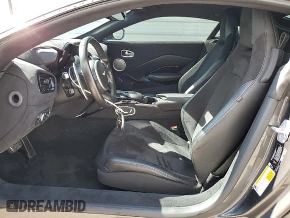 ✅ 2020 Aston Martin Vantage • VIN: SCFSMGAW1LGN03526 • Лот: 69481805. Опубликован ранее на Copart с пробегом 30 859 миль. Бесплатный доступ к архиву аукционных продаж из США и подробный отчёт об истории автомобиля на DreamBid. Изображение 7.