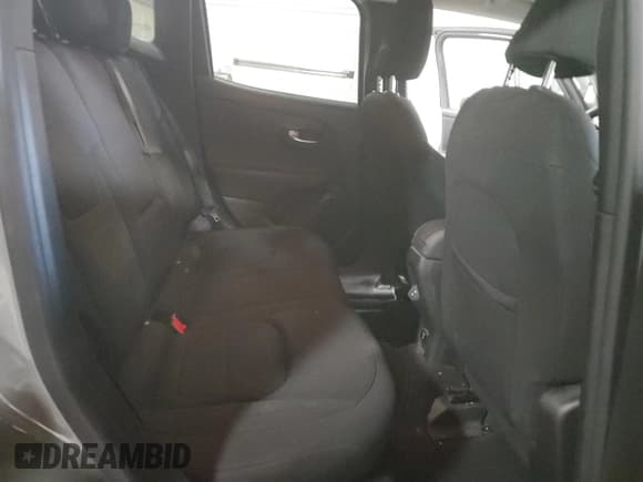 ✅ 2022 Jeep Renegade Latitude • VIN: ZACNJDB10NPN63189 • Лот: 51943695. Опубликован ранее на Copart с пробегом 45 842 миль. Бесплатный доступ к архиву аукционных продаж из США и подробный отчёт об истории автомобиля на DreamBid. Изображение 12.